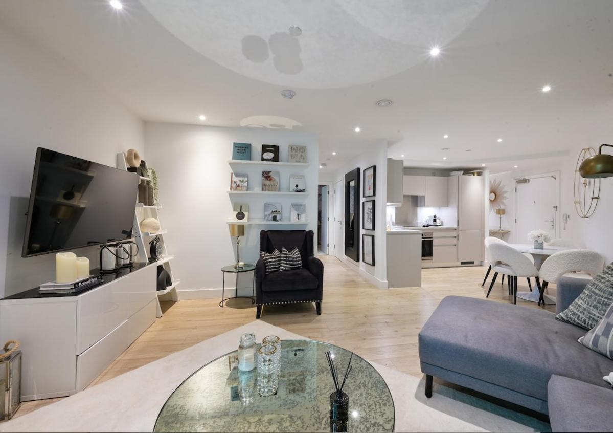 Luxury Boutique Designer Apartment- Tube Access- Zone 1 Londra